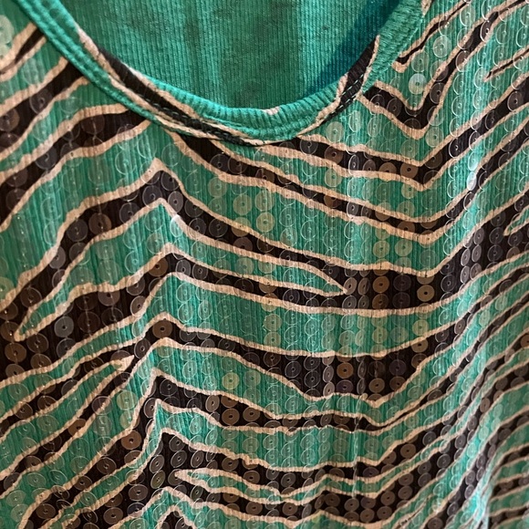 Almost Famous zebra striped sequin tank size large - Picture 2 of 6